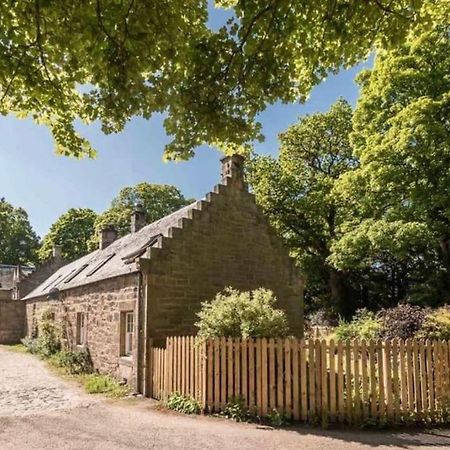 Charming 3/4 Bedroom Semi-Detached Cottage. Carberry 외부 사진