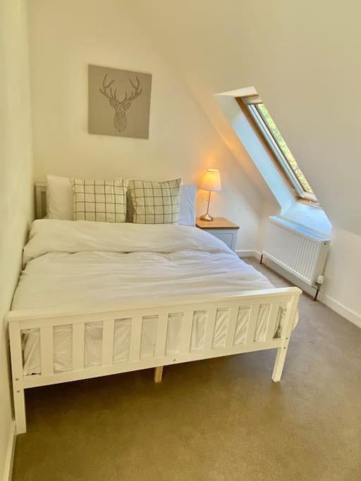 Charming 3/4 Bedroom Semi-Detached Cottage. Carberry 외부 사진