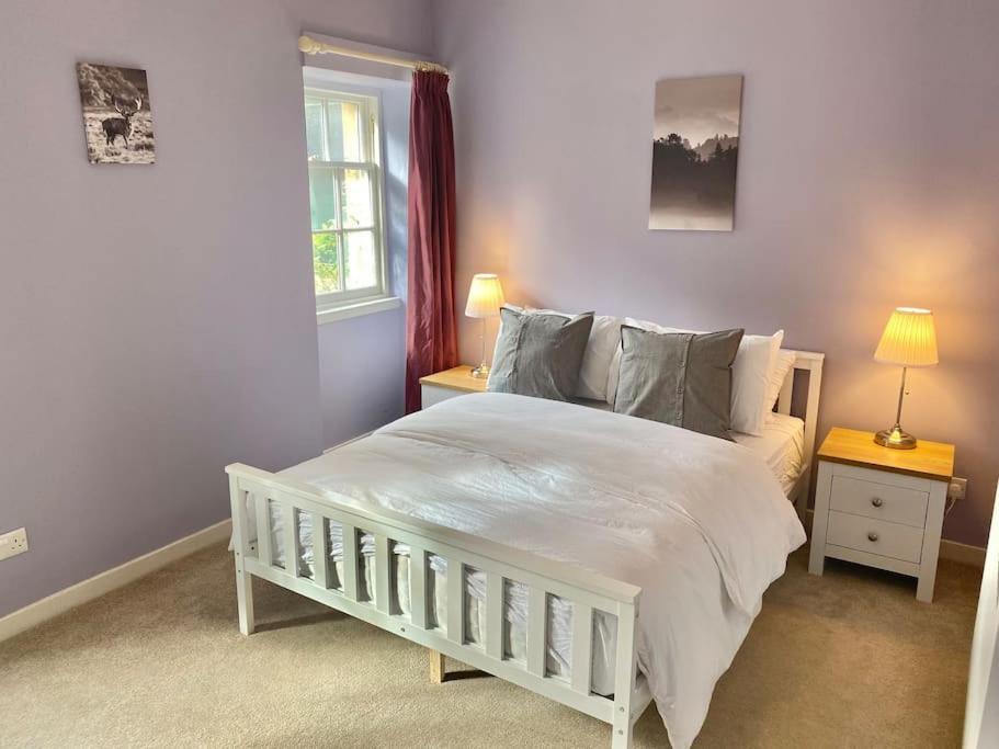 Charming 3/4 Bedroom Semi-Detached Cottage. Carberry 외부 사진