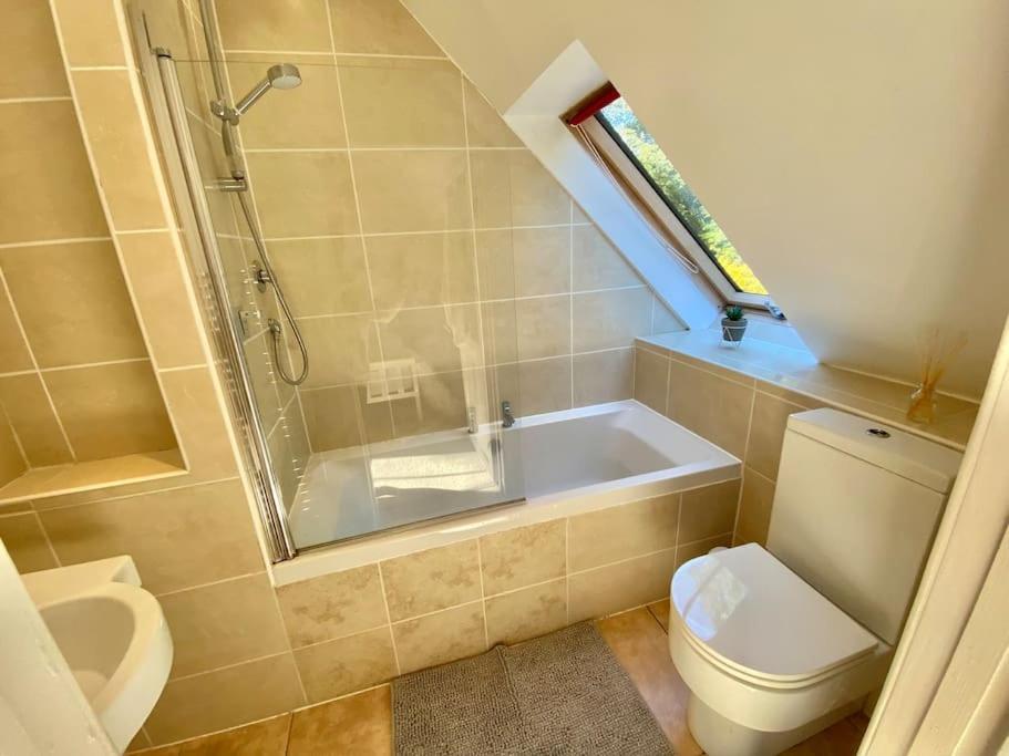 Charming 3/4 Bedroom Semi-Detached Cottage. Carberry 외부 사진